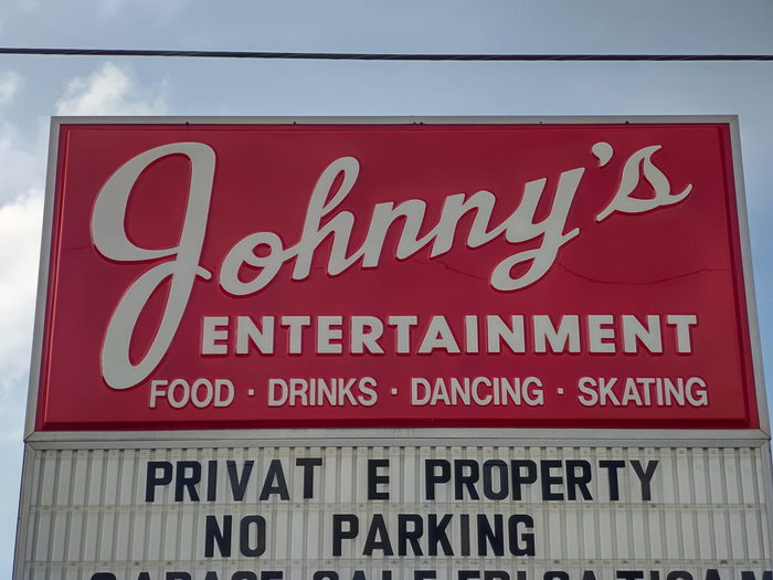 Johhnys Skate Center (Johnnys Bandstand, Johnnys Entertainment) - Photo From Richard Liebermann On Facebook
